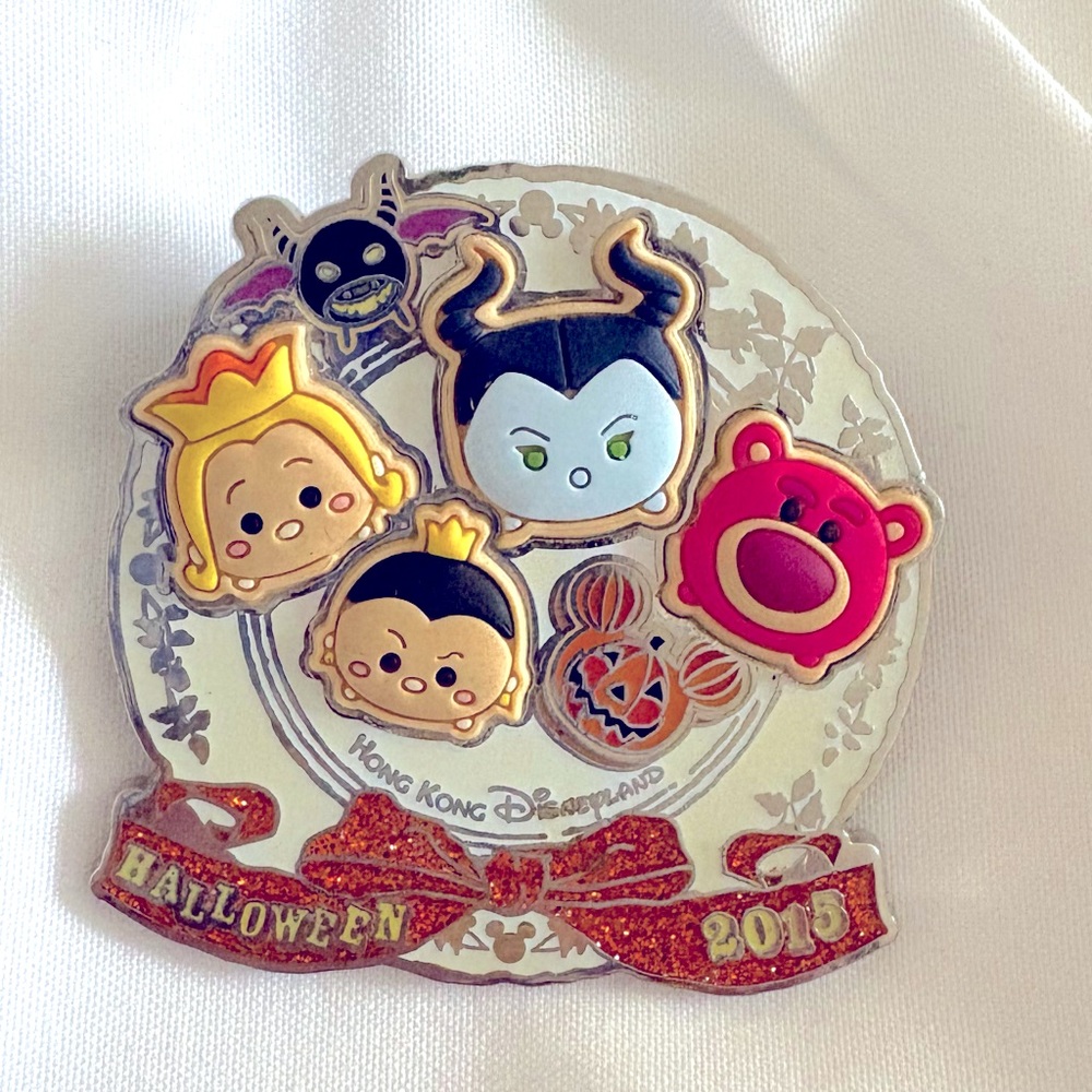Hong Kong Disneyland Halloween Pin 2015, Limited Edition 500